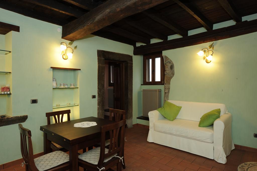 La Scaletta Holiday House Bracciano  Bilik gambar